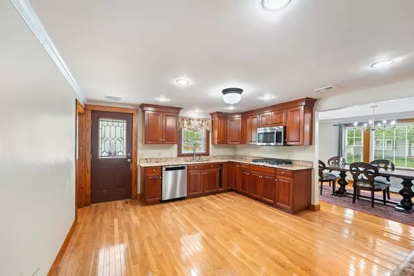 Uxbridge, MA 01569,91 Rivulet St