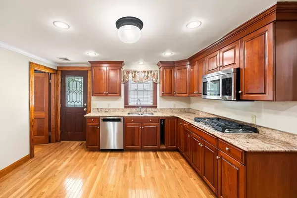 Uxbridge, MA 01569,91 Rivulet St