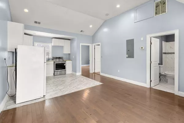 Brockton, MA 02301,211 Green St