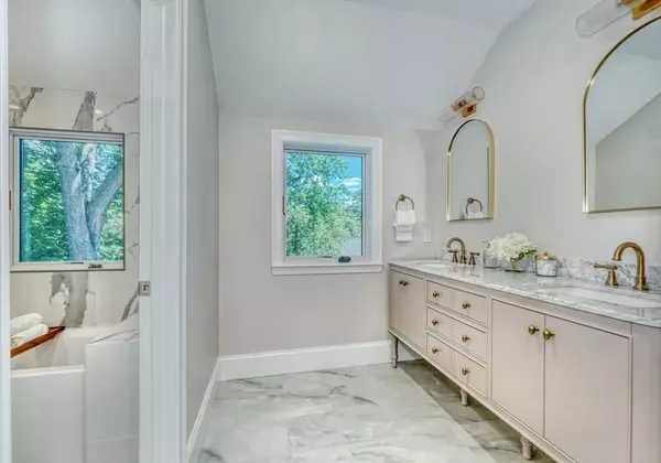 Belmont, MA 02478,315 Waverley St