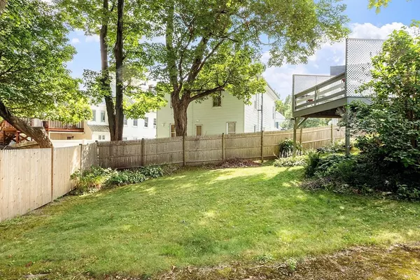 Amesbury, MA 01913,37 Cedar Street