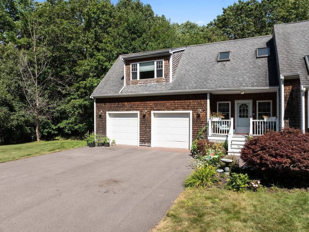 Dartmouth, MA 02747,89 Songbird Dr