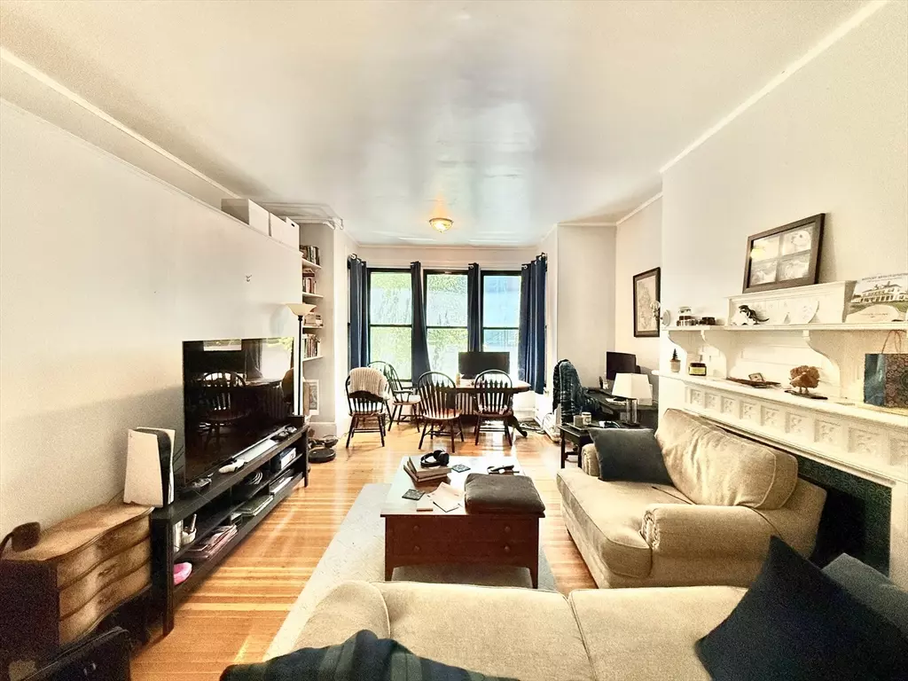 Boston, MA 02116,178 Marlborough Street #4