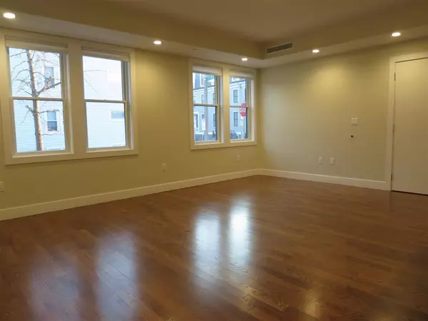 Boston, MA 02127,906 East 2nd #101