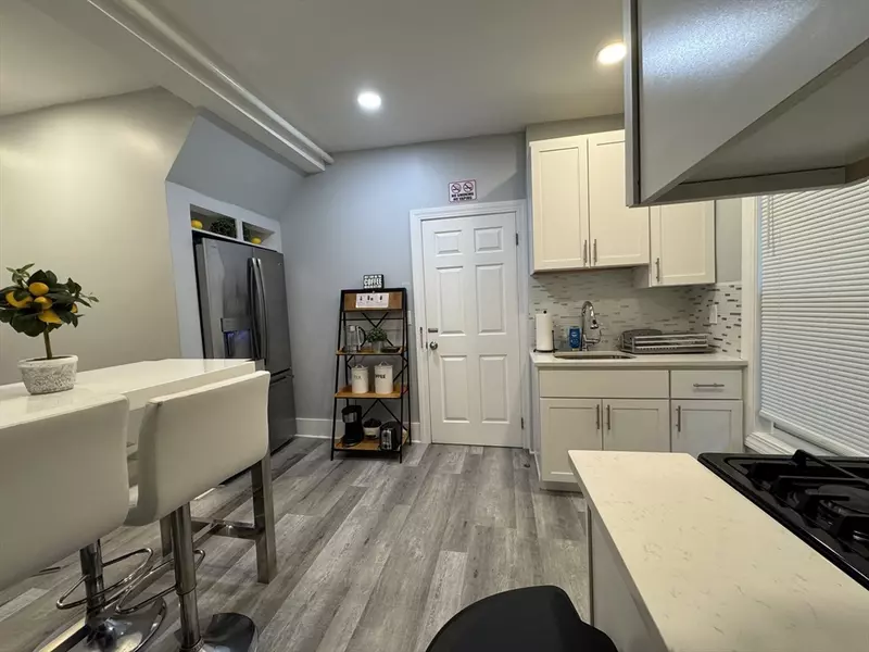 302 Copeland #302, Quincy, MA 02169