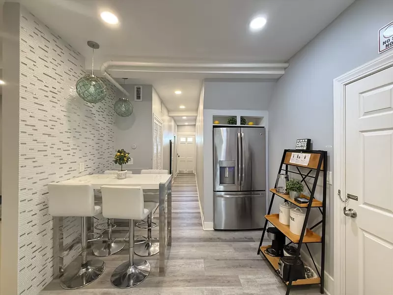 302 Copeland #302, Quincy, MA 02169