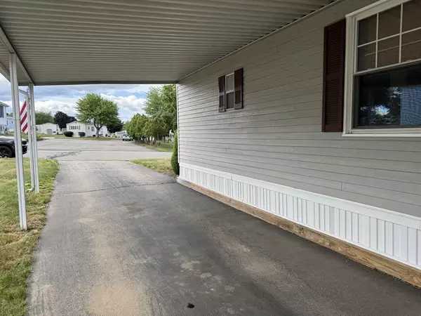 Taunton, MA 02780,7 Minuteman Road