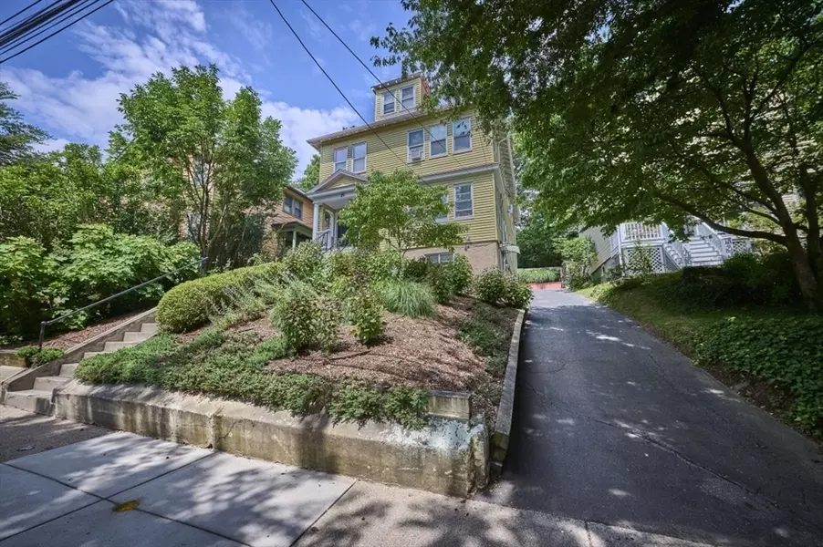25 Mendum St. #2, Boston, MA 02131