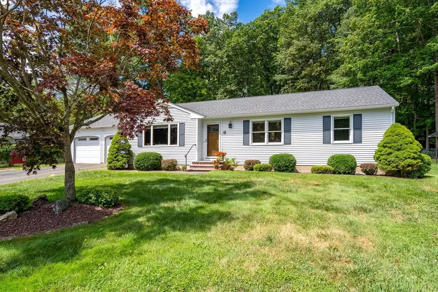 6 Russell Ln, Easthampton, MA 01027