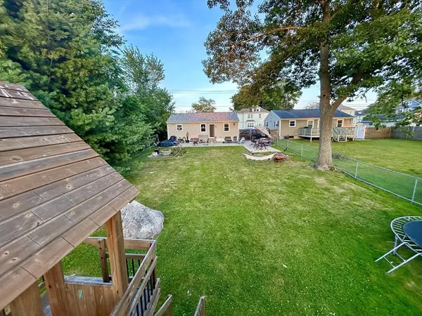 Fall River, MA 02720,1626 Robeson St