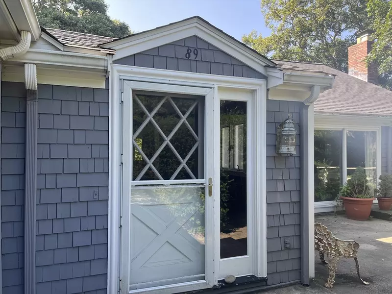 89 Swift Ave, Barnstable, MA 02655