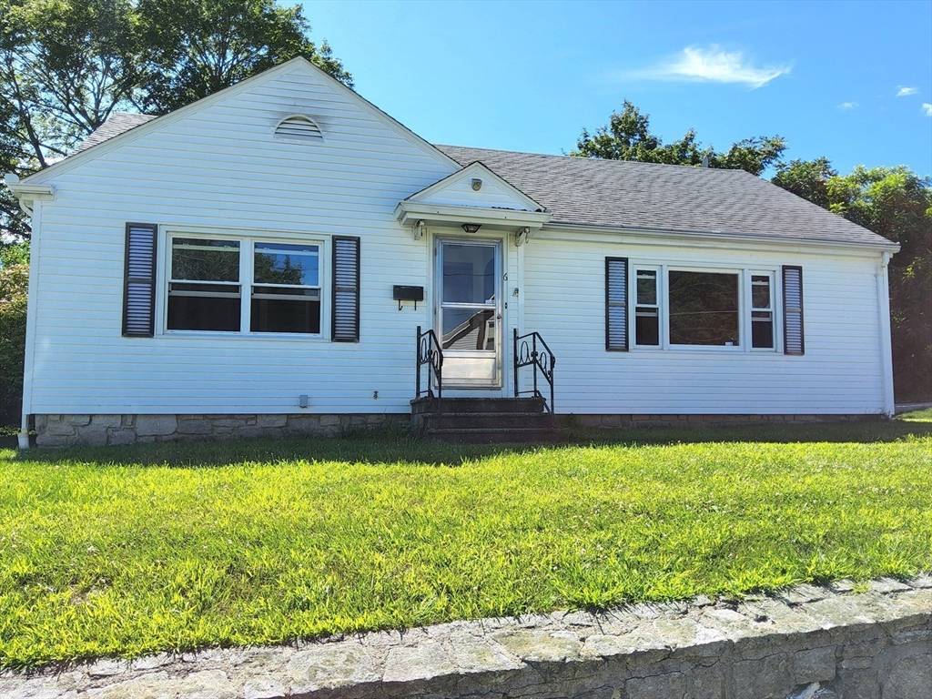 6 Crosby St, Webster, MA 01570