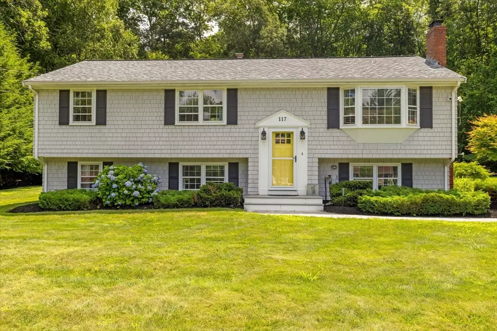 Hanson, MA 02341,117 Old Pine Dr