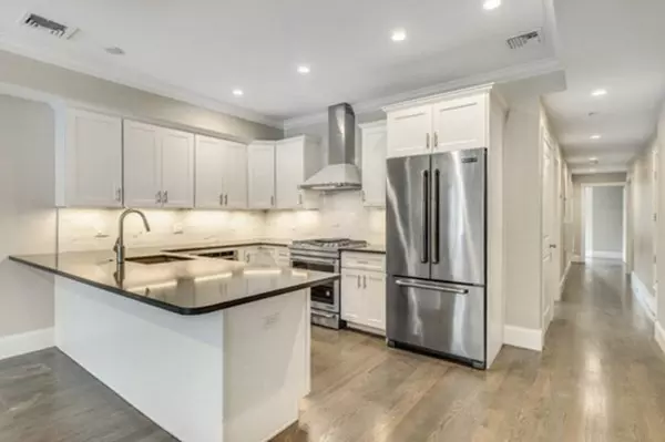 Boston, MA 02127,205 W 8th St #4