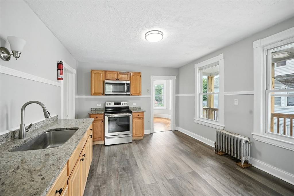Springfield, MA 01104,731-733 Carew St