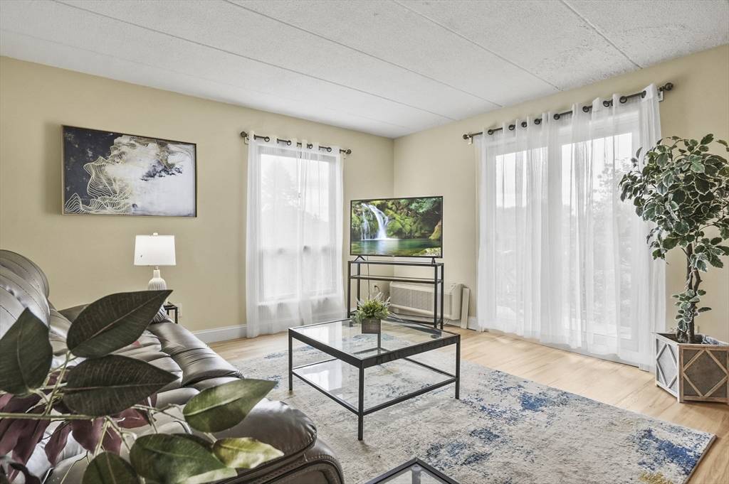 Holliston, MA 01746,152 Turner Road #33
