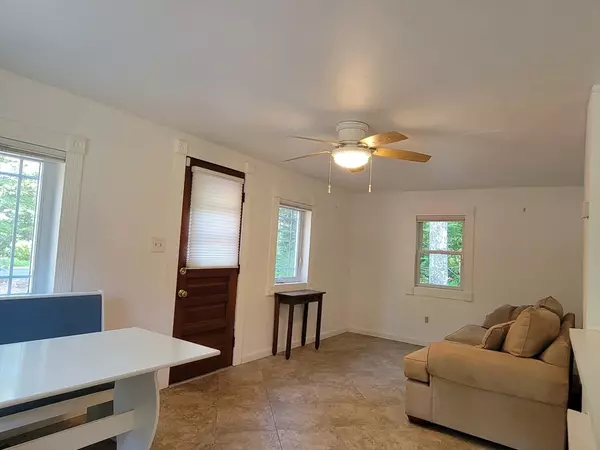 Plymouth, MA 02360,637 Wareham Rd