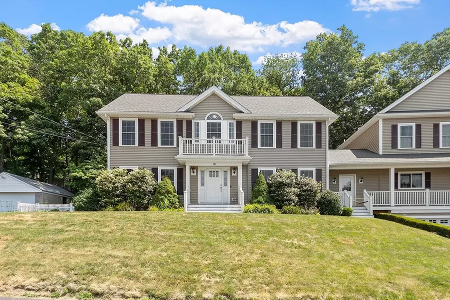 18 Sonrel St #18, Woburn, MA 01801
