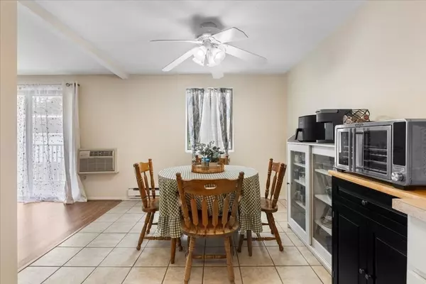 Foxboro, MA 02035,96 Main St #C5