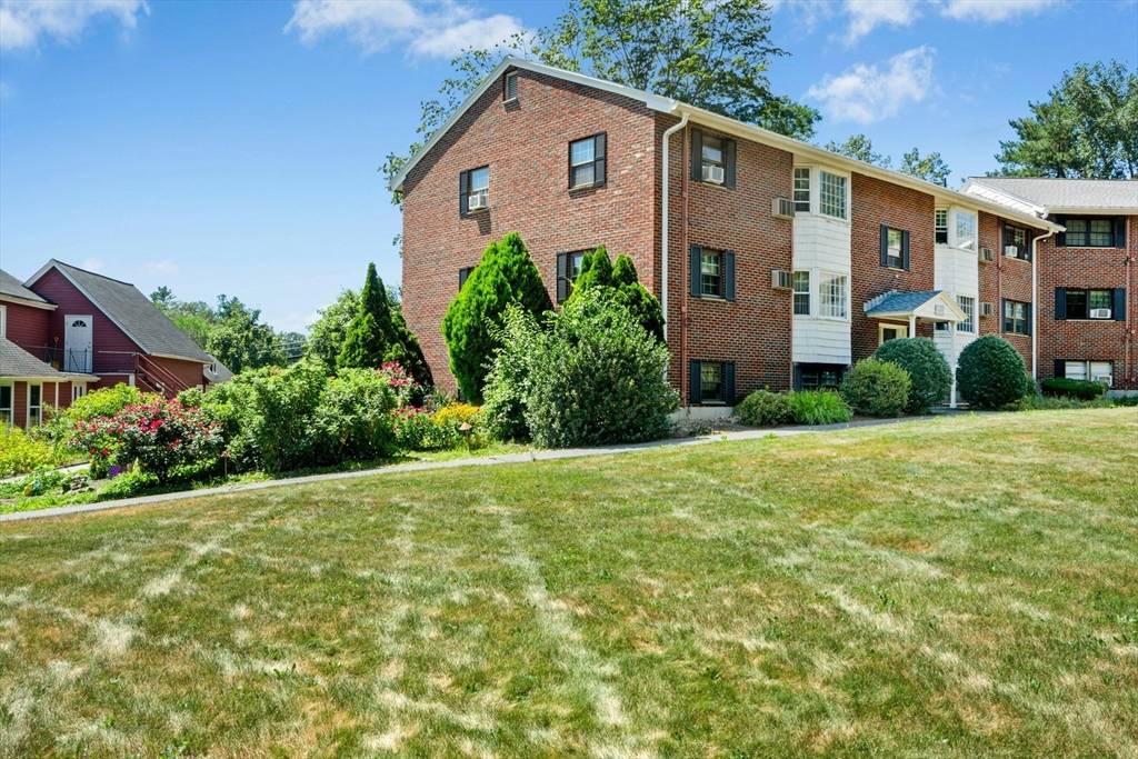 1 Town House Lane #6, Acton, MA 01720