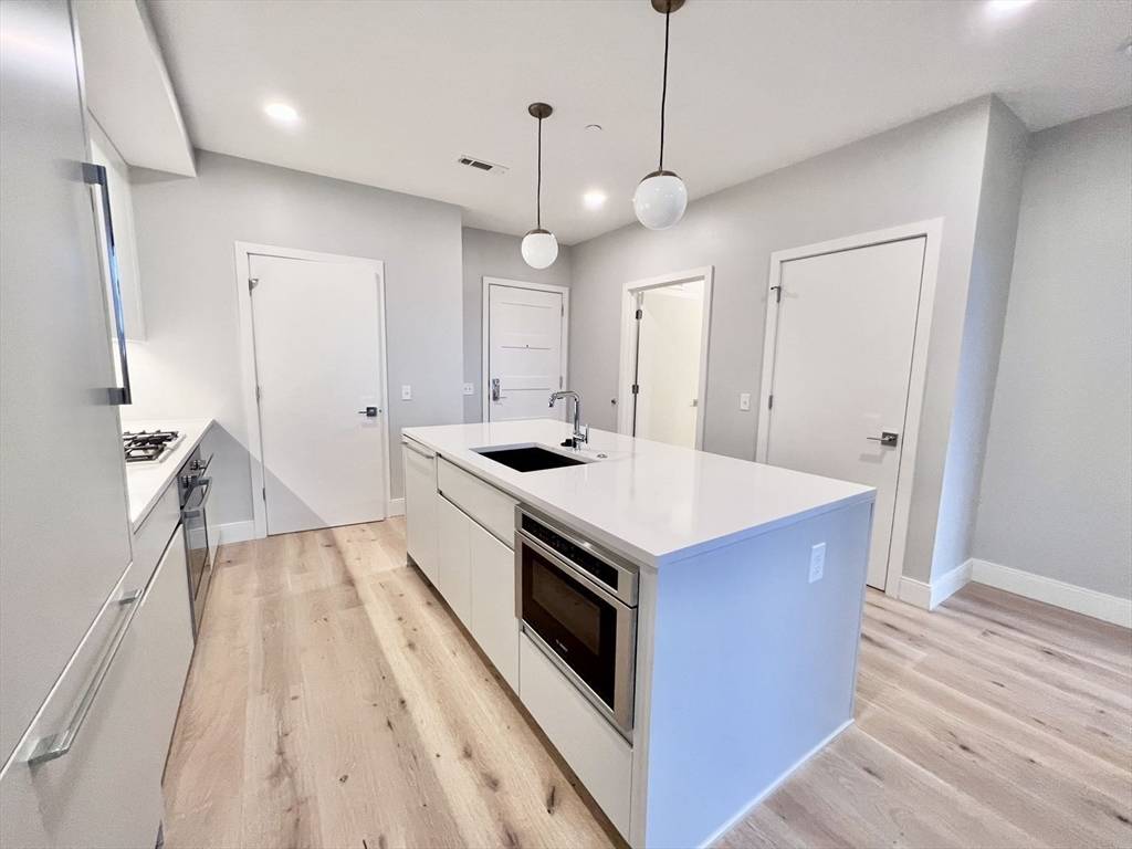 191 Washington St #419, Boston, MA 02135