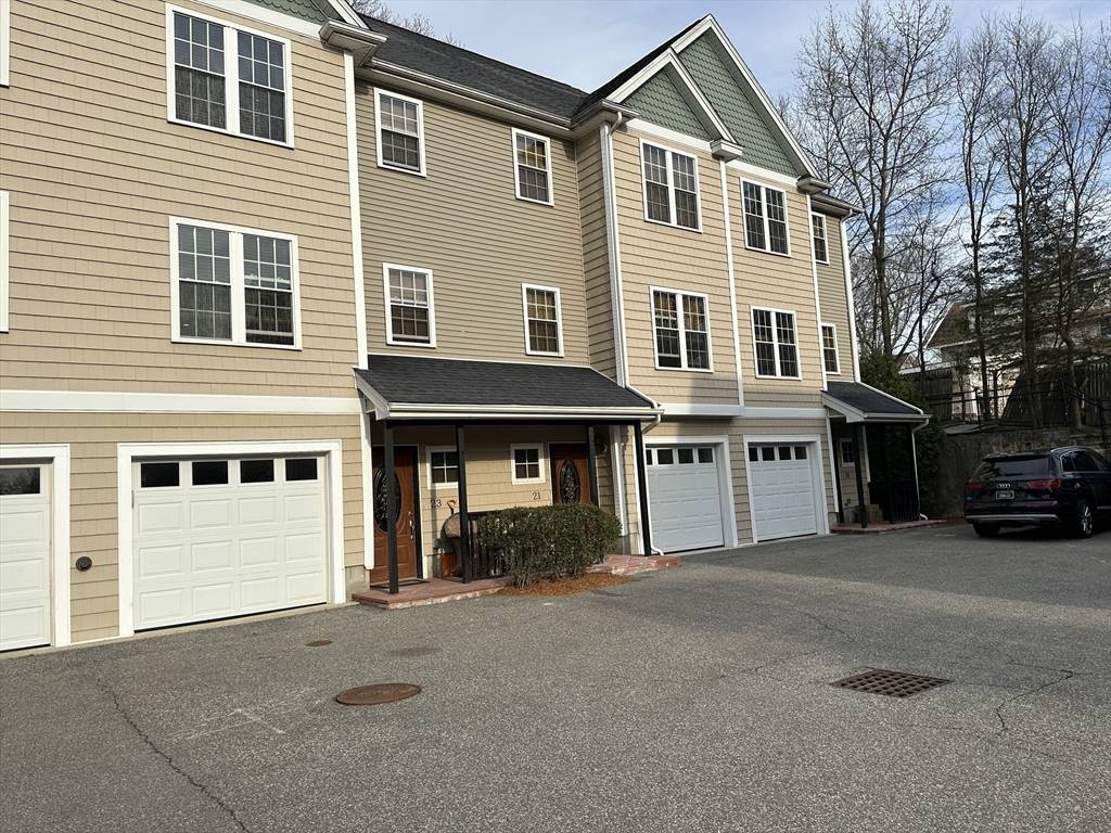 8 Grant St #19, Natick, MA 01760