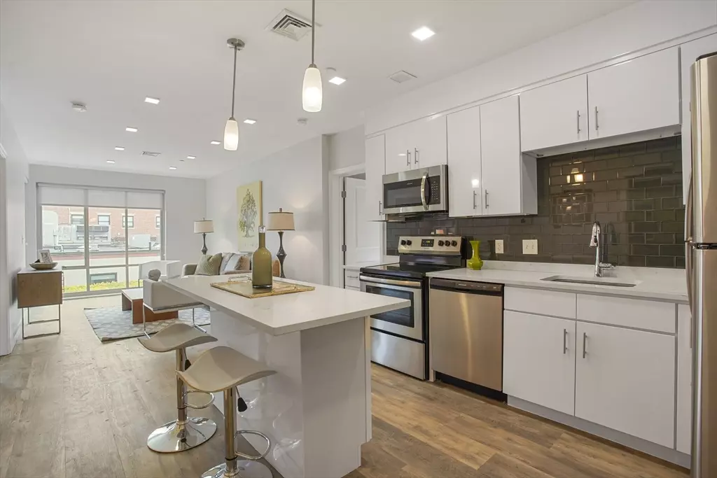 Cambridge, MA 02139,10 Essex St. #301