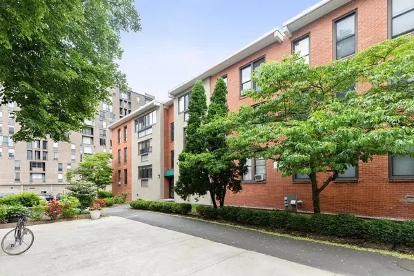 8 Juniper St #17, Brookline, MA 02445