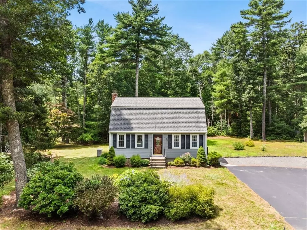 Carver, MA 02330,13 Thatcher St