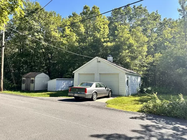 Hubbardston, MA 01452,56 Lombard Road