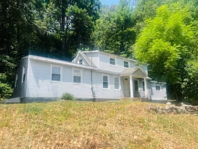 78 Pleasant St, Grafton, MA 01519