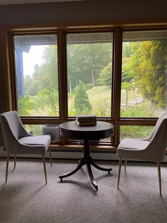 Greenfield, MA 01301,151 Smead Hill Rd