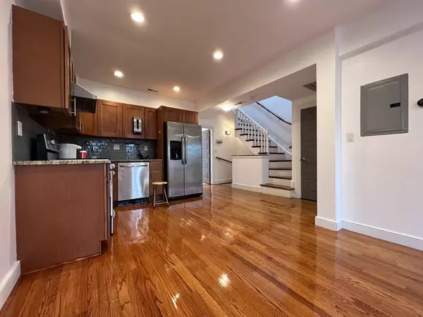 2 Mount Pleasant Pl #2, Boston, MA 02119