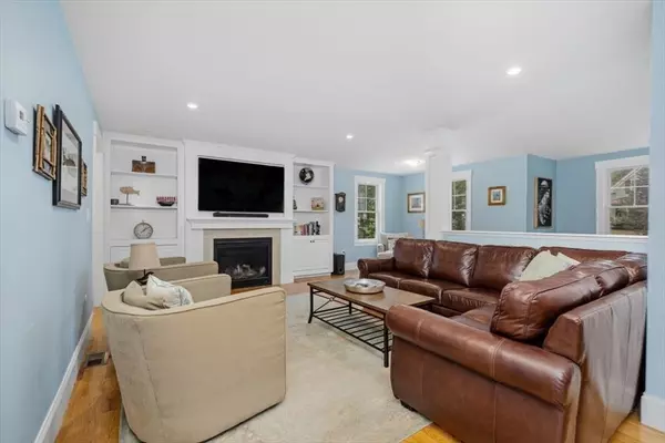 Hingham, MA 02043,15 Lewis Court