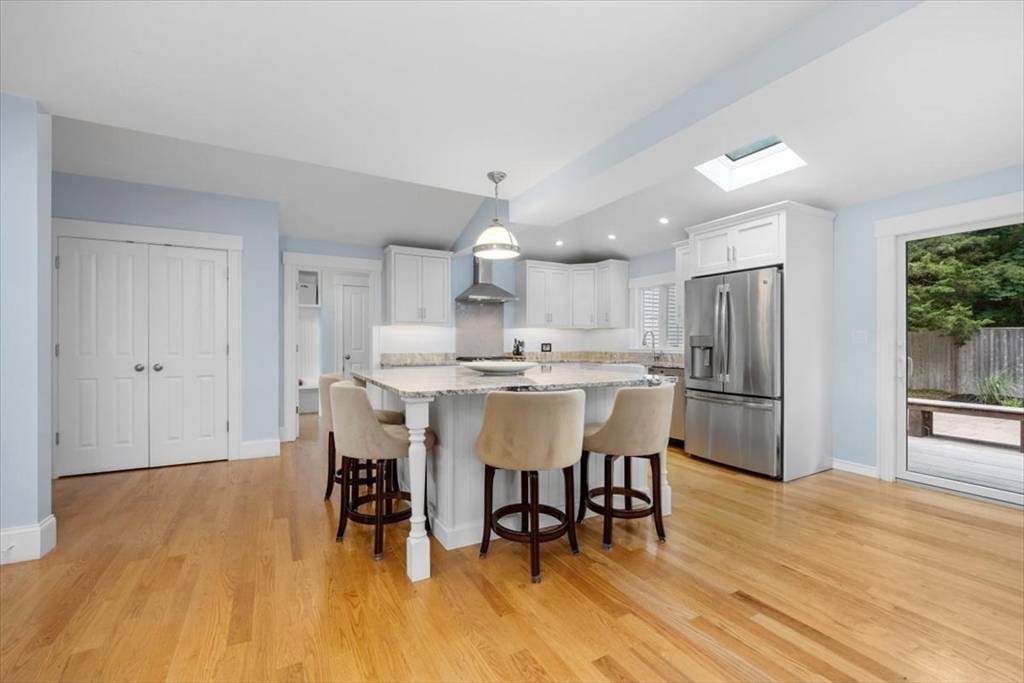 Hingham, MA 02043,15 Lewis Court