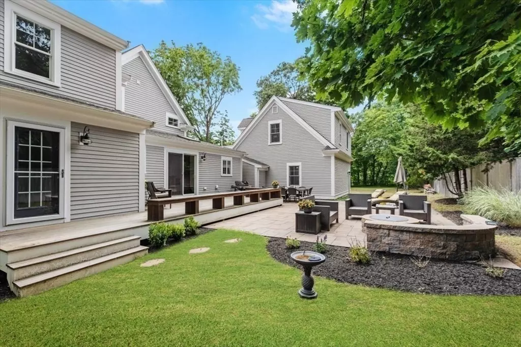 Hingham, MA 02043,15 Lewis Court