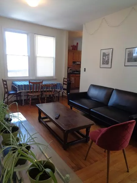 1371 Commonwealth Avenue #3, Boston, MA 02134