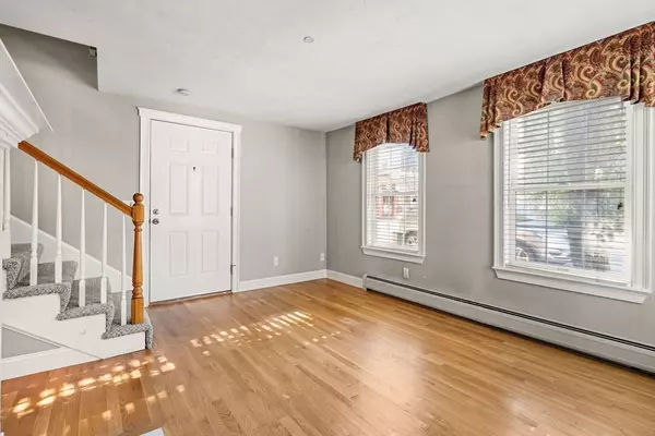 Newburyport, MA 01950,158 Merrimac Street #3