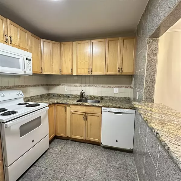 11 Weld St #31, Framingham, MA 01702