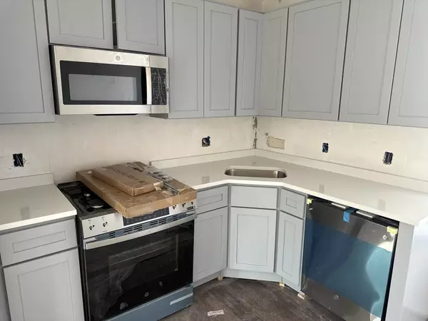 10 Hunting St #1, Cambridge, MA 02141