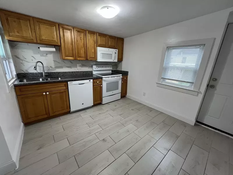 23 Myrtle #2/F, Quincy, MA 02171