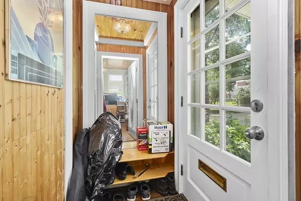 Attleboro, MA 02703,24 Perrin St