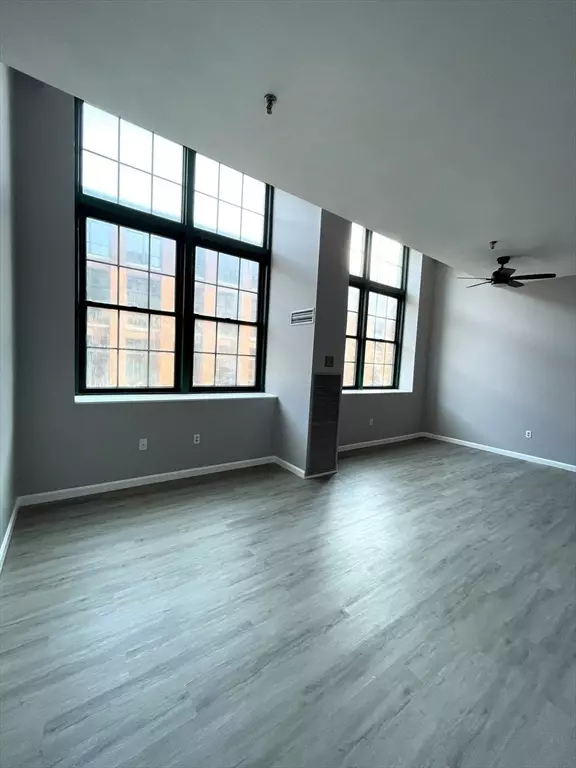 Lowell, MA 01852,200 Market Street #12A