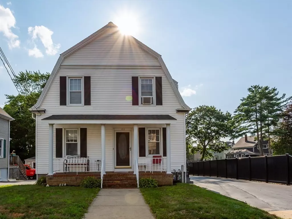 Acushnet, MA 02743,203 S Main St