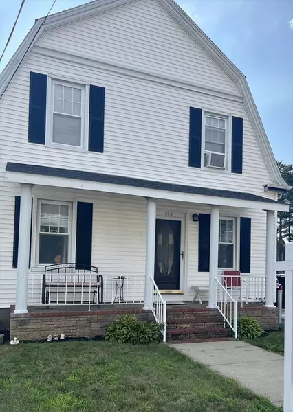 203 S Main St, Acushnet, MA 02743