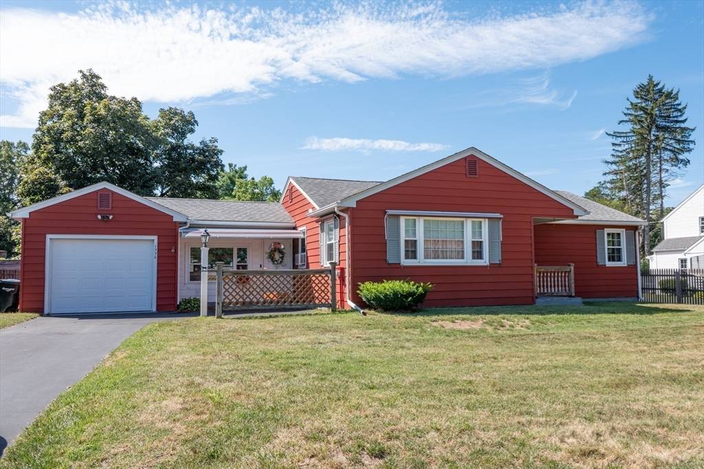 1396 Berkshire Ave, Springfield, MA 01151