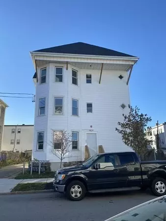 New Bedford, MA 02724,86 Beetle St #1R