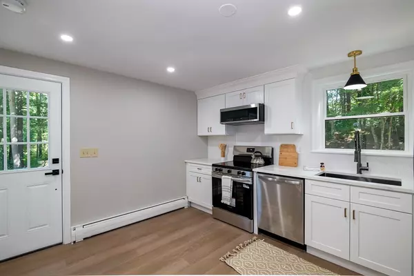 Norfolk, MA 02056,8 Ferndale Ave