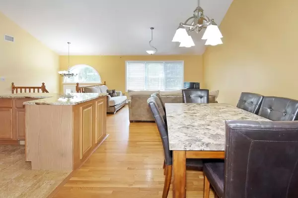 Worcester, MA 01602,16 Sherwood Rd