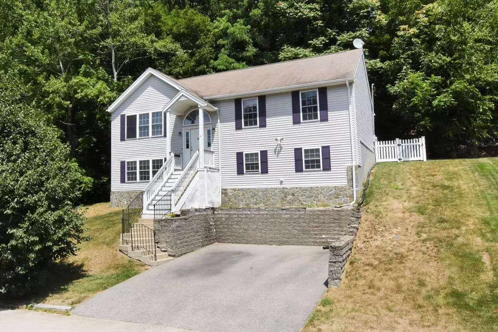 Worcester, MA 01602,16 Sherwood Rd